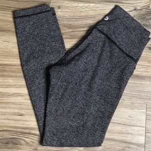 Lululemon Herringbone High Times Sz 4